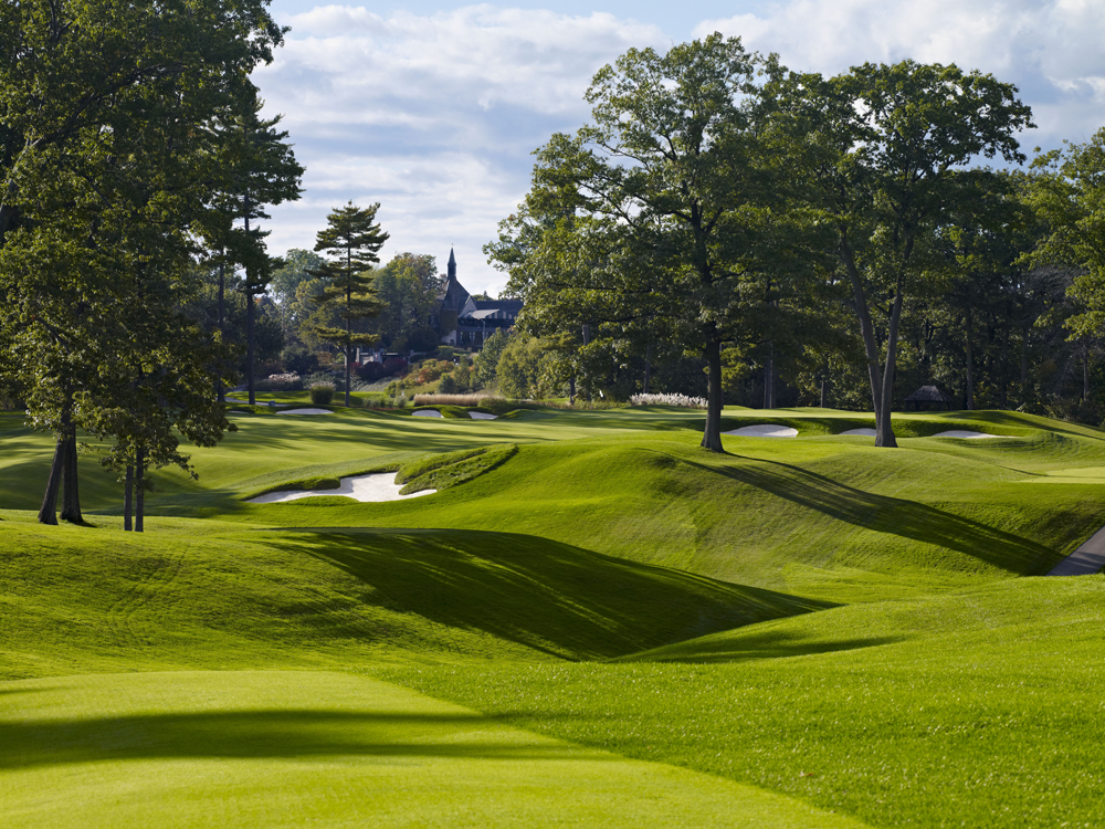 Looking back at 10th green with clubhouse in background, St. George's Golf & CC