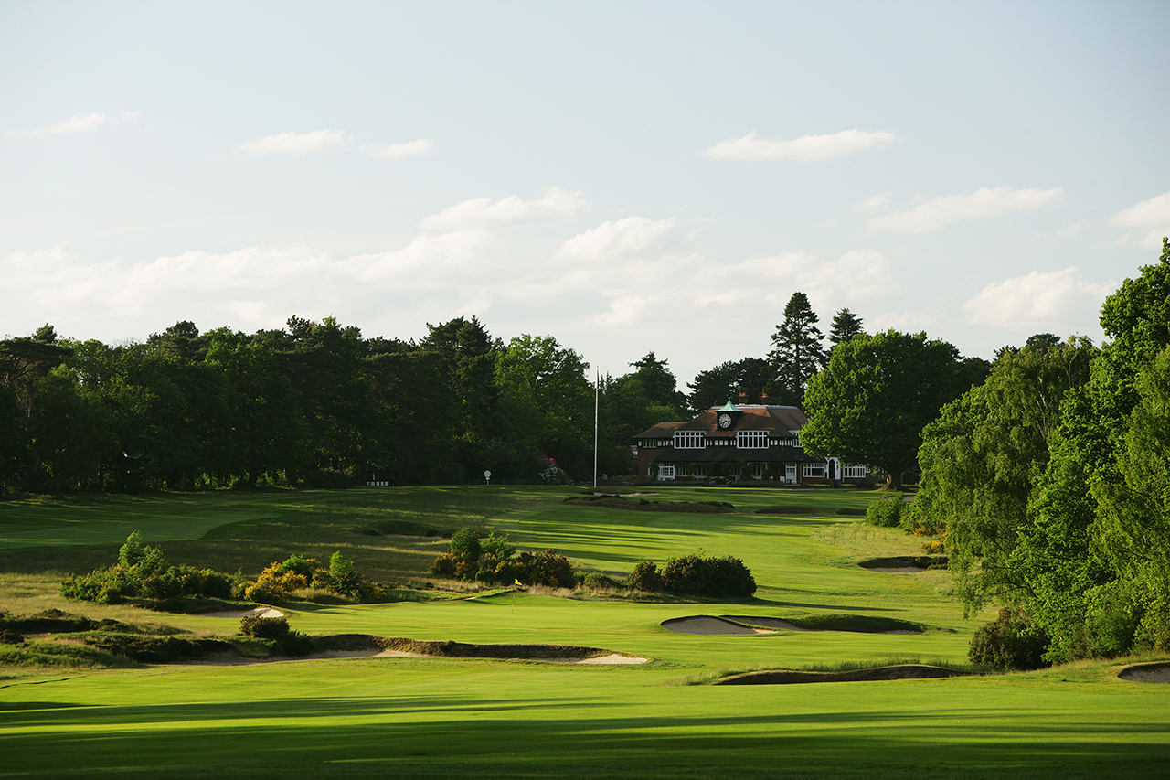 SUNNINGDALE, ENGLAND - JUNE 01:  The par 4, 17th hole (foreground) with the par 4, 18th hole and clubhouse behind on the Old Course at Sunningdale  Golf Club, on June 01, 2005 in Sunnungdale, England.  (Photo by David Cannon/Getty Images)